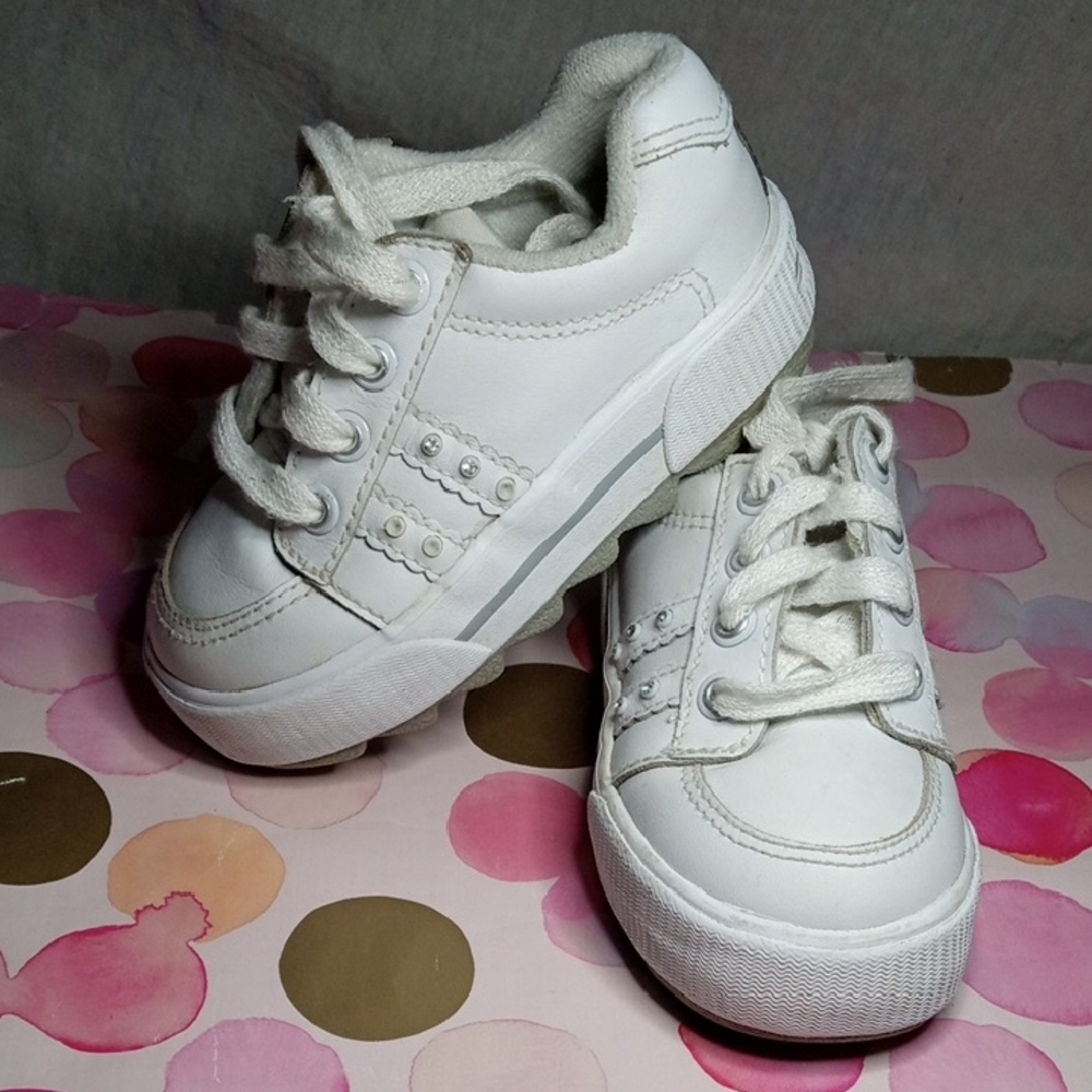 No Boundaries Kids White Lace-Up Sneakers